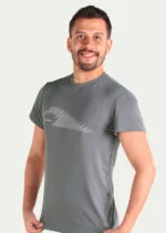 Camiseta em Poliamida Antiodor UV 50 - Pionieri Tracejado - Dark Gray