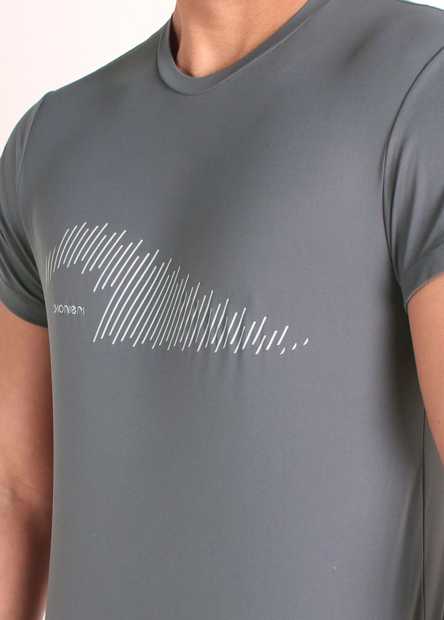 Camiseta em Poliamida Antiodor UV 50 - Pionieri Tracejado - Dark Gray - Image 2