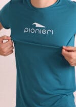 Camiseta em Poliamida Antiodor - Pionieri Logotipo - Verde Turquesa - Image 2
